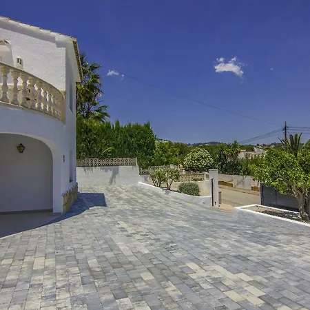 Guzman - Simpson Villa *